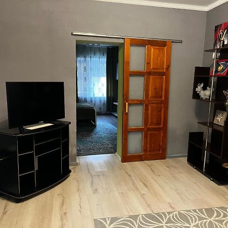 Apartment On Stefanyka 42/5 Berehove  Buitenkant foto